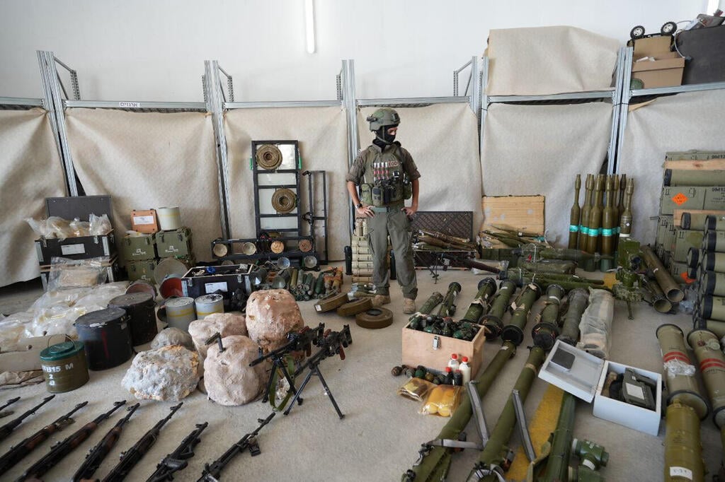 Hezbollah weapons seized in southern Lebanon (Photo: Tomer Shunem Halevi) נשק של חיזבאללה שנתפס בדרום לבנון