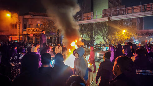 מנעו החייאות, ניתקו מכשירי הנשמה: אכזריות הממשל האיראני בדיכוי המחאות