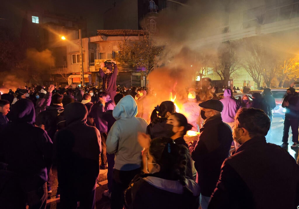 Photo: Anonymous/Getty Images מחאה מחאות הפגנה הפגנות איראן טהרן 8 בינואר