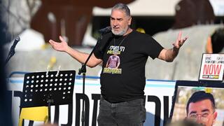 איציק גואילי בקבלת שבת בכיכר החטופים