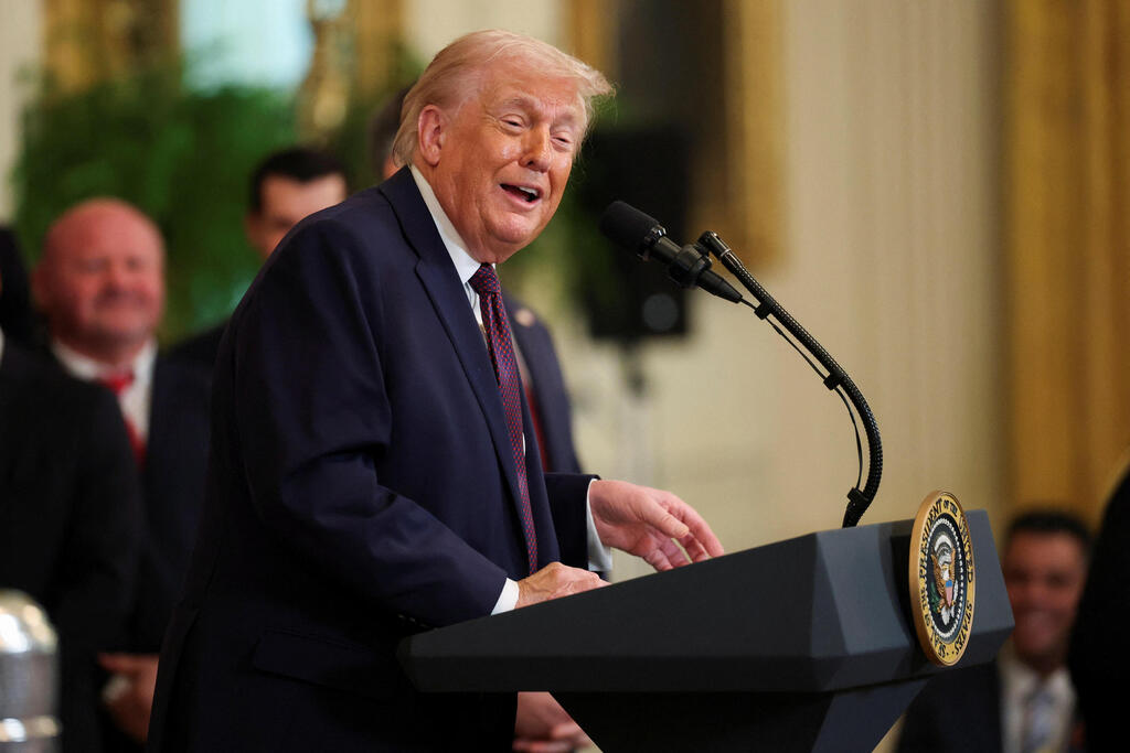 נשיא ארצות הברית דונלד טראמפ באירוע הבית הלבן לכבוד אלופת גביע סטנלי בליגת ה-NHL הוקי קבוצת " פלורידה פנטרס "