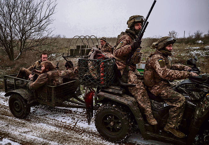 "הזהרנו לא להגיע". חיילים אוקראינים בחזית