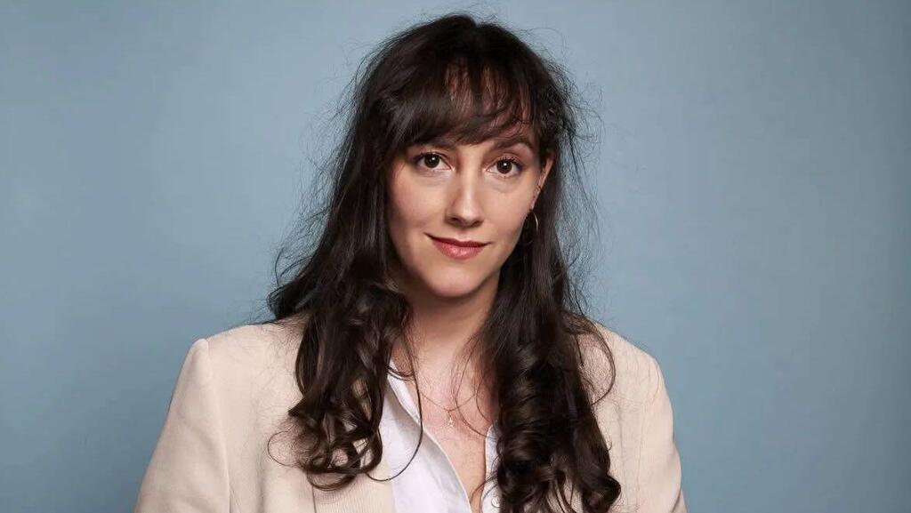 Nora Bussigny (Photo: Samuel Kirszenbaum, from Nora Bussigny's Instagram page) נורה בוסיני, מחברת הספר "האנטישמים החדשים"