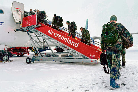 "סחיטה מסחרית". חיילים גרמנים בגרינלנד