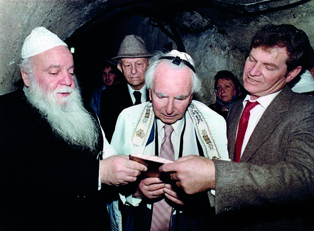 ויקטור פרנקל חוגג בר מצווה שנייה בישראל