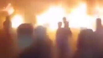 Arson at the border crossing between Turkey and Syria by Kurds טורקיה מעבר גבול עם סוריה כורדים הציתו על רקע הסכם הפסקת האש עם משטר א שרע