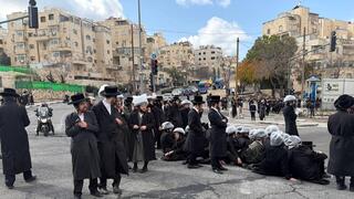 בעקבות דיון בנושא ניתוח גופות התינוקות, הפגנת חרדים בירושלים