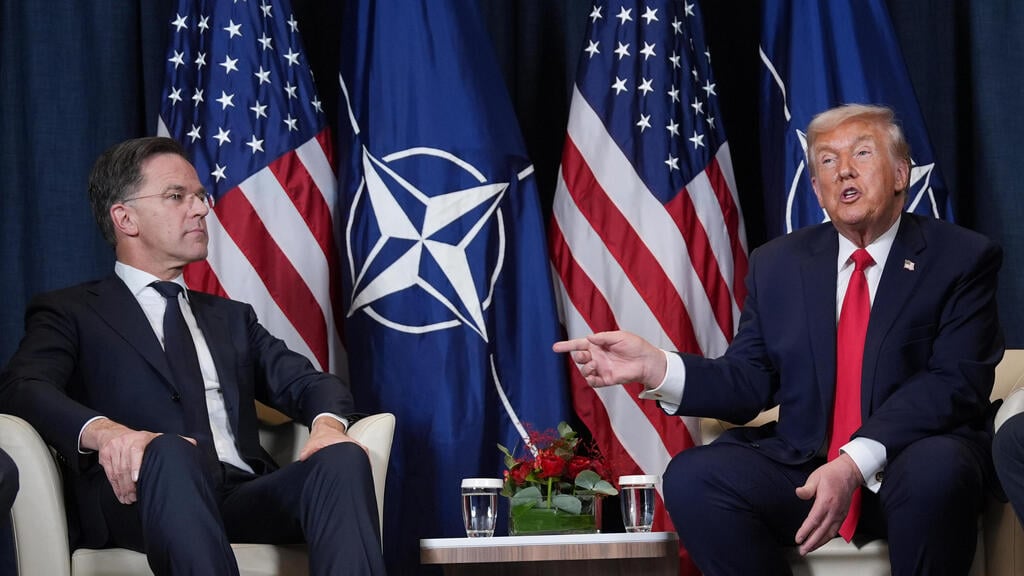 Trump and Rutte during their meeting today on the sidelines of the World Economic Forum in Switzerland (Photo: AP Photo/Evan Vucci) רוטה וטראמפ