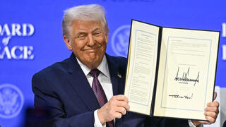 טקס החתימה על אמנת מועצת השלום של טראמפ טקס החתימה על אמנת מועצת השלום של טראמפ