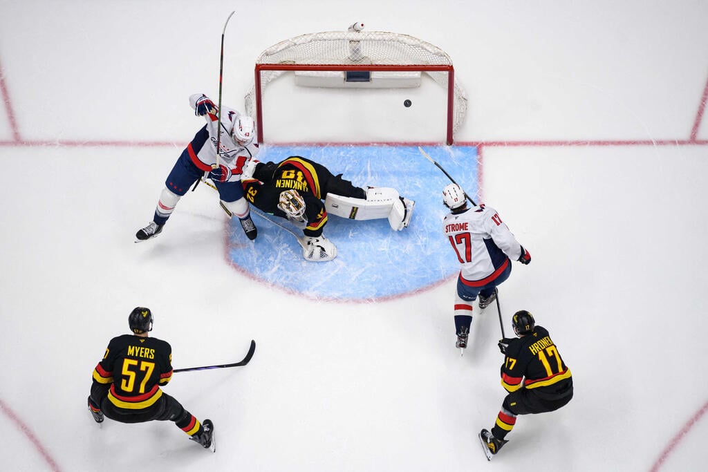 הפופולריות בשחקים. ליגת ה-NHL (צילום: Derek Cain / GETTY IMAGES NORTH AMERICA / AFP) הוקי קרח