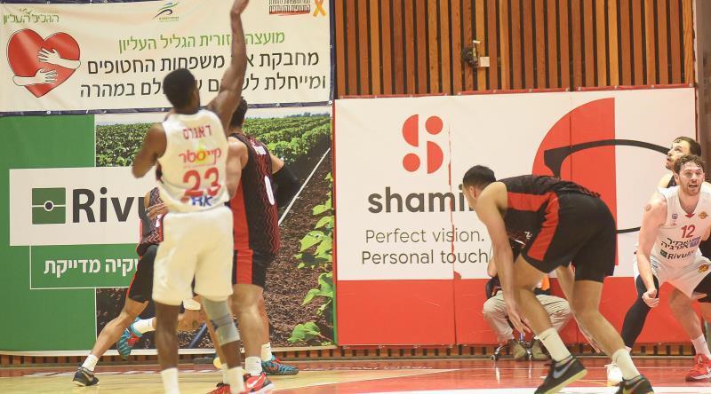 טוני דגלאס (ניסן עייש) טוני דגלאס
