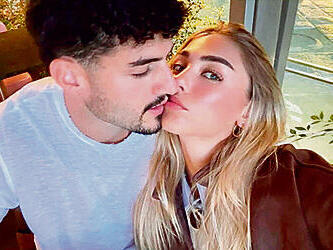 עם אלקסלסי. "להתבשל לאט" (צילום: אינסטגרם) עם אלקסלסי. "להתבשל לאט"