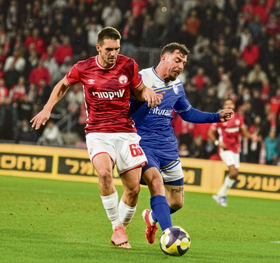 בן־דוד וזלאטנוביץ' בקרב על הכדור