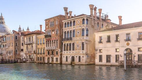 Venice’s 'Cursed Palace' returns to the market