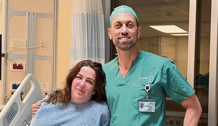 ד"ר הירשהורן ולי־חן לפני הניתוח | צילום: נעמה פרנק עזריאל