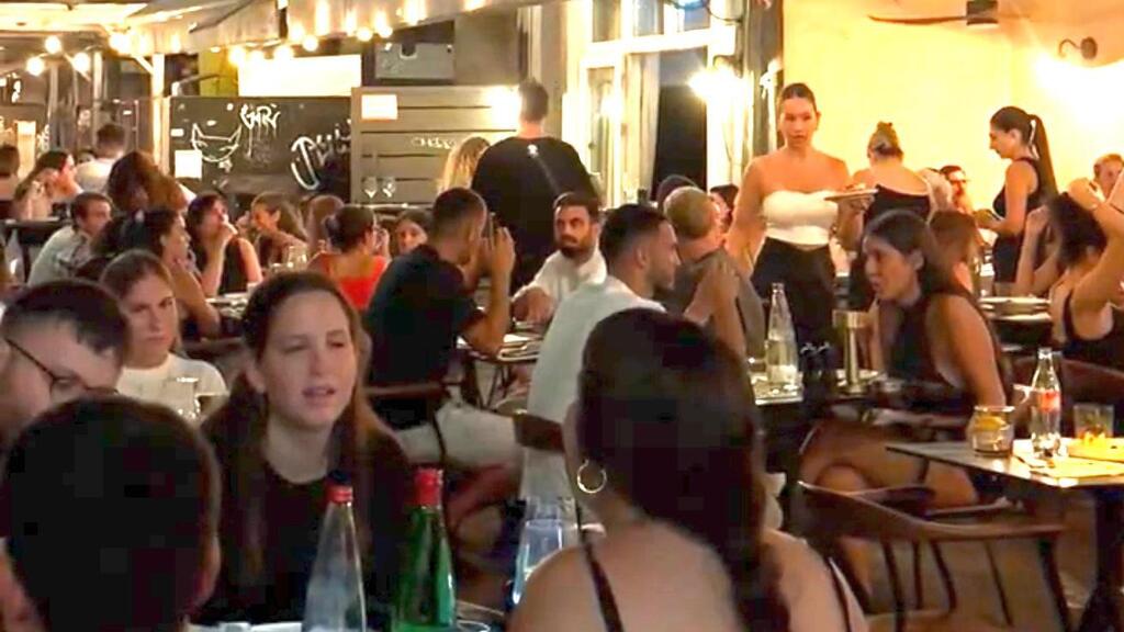 מסעדת פיפטי אנד וואן בנחלת בנימין (צילום: עדי דר) מסעדת פיפטי אנד וואן בנחלת בנימין