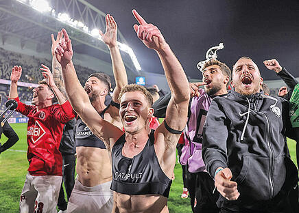 כמו חגיגות אליפות. האדומים בטירוף