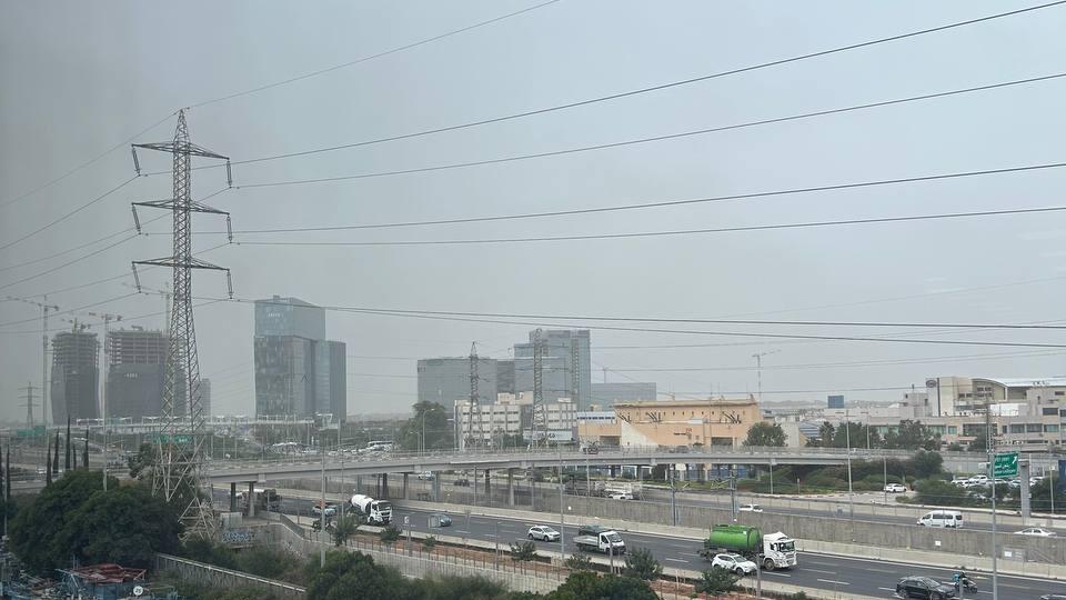 אובך בראשון לציון (צילום: טל אמודאי) אובך בראשון לציון