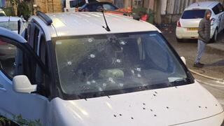 פושעים ירו לעבר רכב בנצרת פושעים ירו לעבר רכב בנצרת