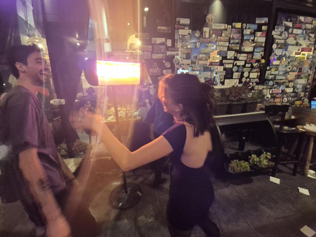רוקדים בתנדי (צילום: אסף קמר) רוקדים בתנדי