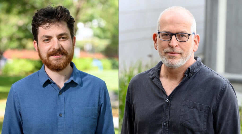 Prof. Uri Alon and doctoral student Ben Shenhav in research that is reshaping how scientists understand life expectancy (Photo: Weizmann Institute of Science) פרופ' אורי אלון דוקטורנט בן שנהר ויצמן