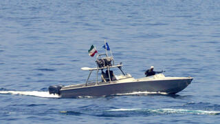 סירה מהירה של משמרות המהפכה של איראן ב מפרץ הורמוז ארכיון 2023