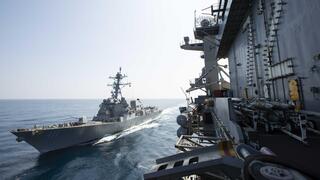 ה משחתת USS Spruance של צבא ארה"ב שנשלחה למזרח התיכון בצל המתיחות מול איראן יחד עם נושאת המטוסים לינקולן צילום ארכיון