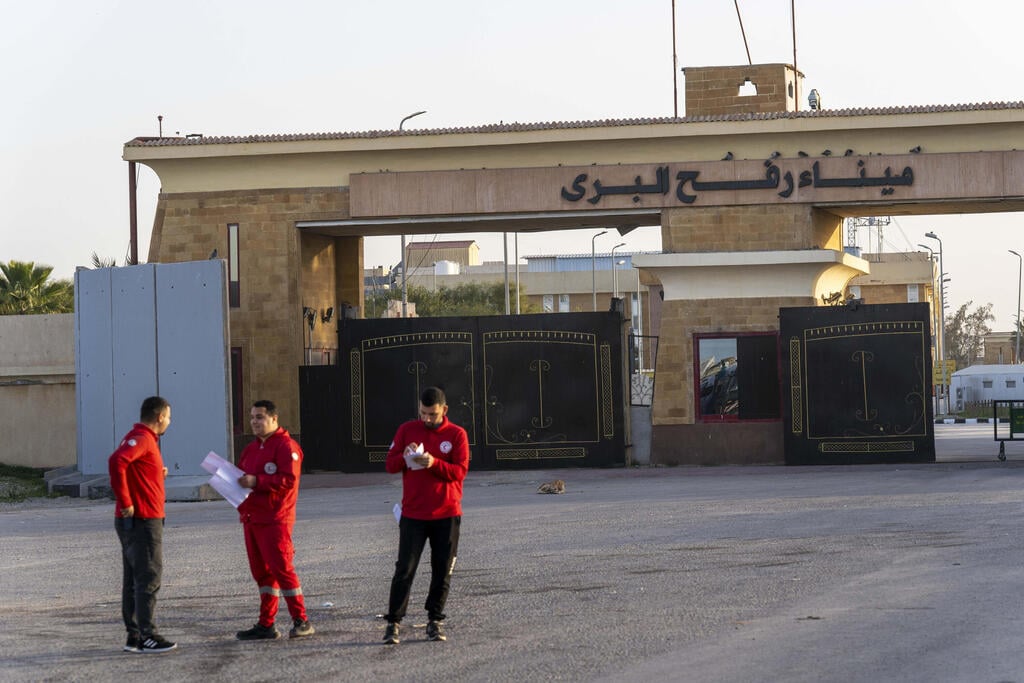 Rafah crossing (Photo: Ali Mustafa/Getty Images) הגעת הפעימה הראשונה של עזתיים שחוזרים לרצ"ע למעבר רפיח