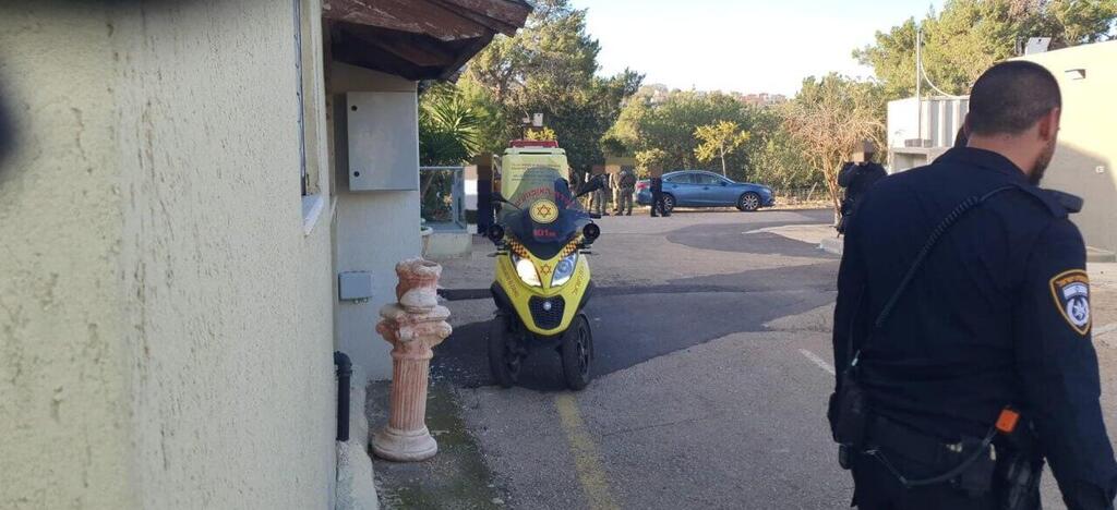 The scene of the triple homicide in Sawaed Hamira (Photo: Magen David Adom) זירת הרצח המשולש בכפר סוואעד