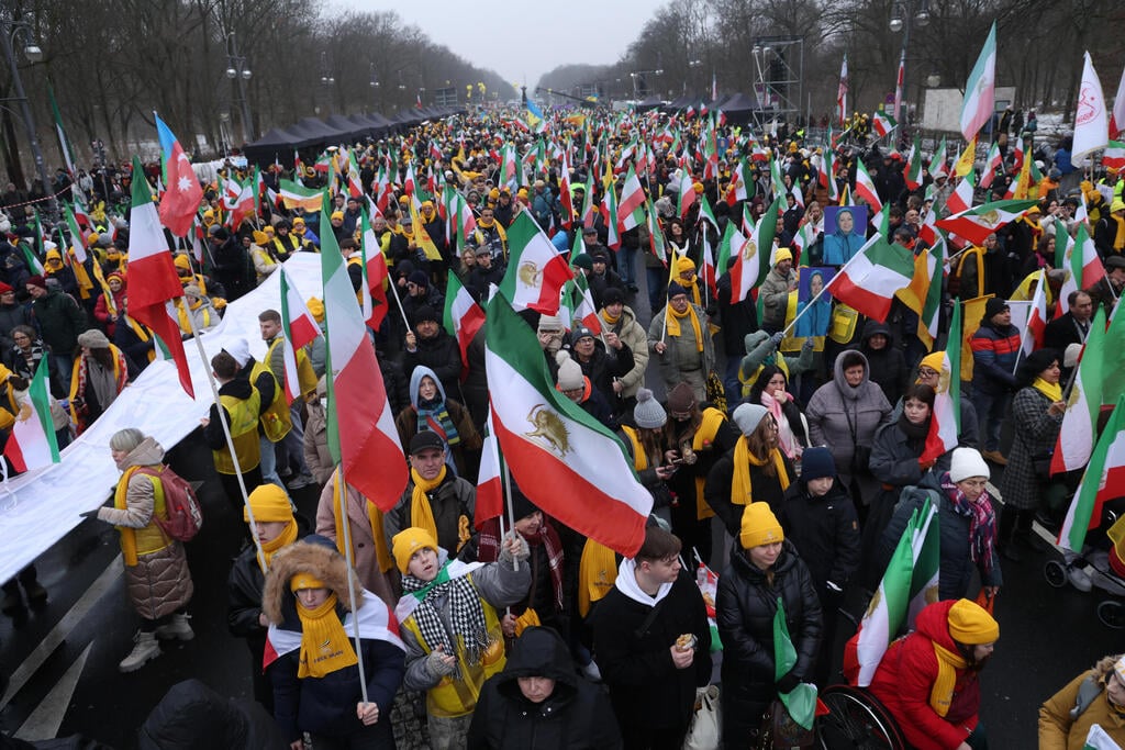 The demonstration in support of the Iranian people in Berlin, today (Photo: Sean Gallup/Getty Images) הפגנה להפלת שלטון האייתוללות וכינון משטר דמוקרטי באיראן