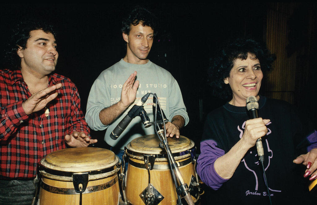 עם שושנה דמארי ובעז שרעבי. יכולות מגוונות (אפי שריר) עם שושנה דמארי ובעז שרעבי. יכולות מגוונות