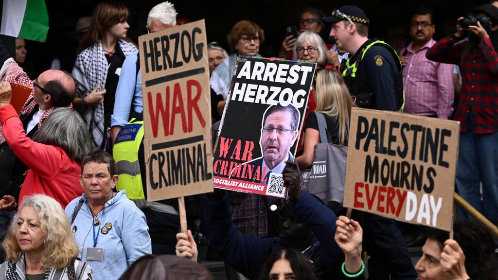 Demonstrations against President Isaac Herzog's visit to Australia (Photo: AAP/Joel Carrett via Reuters ) אוסטרליה הפגנה סידני מעצרים בהפגנה פרו פלסטינית