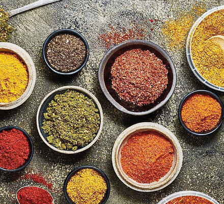 חנות תבלינים. "יש להם ערך  תזונתי חשוב"