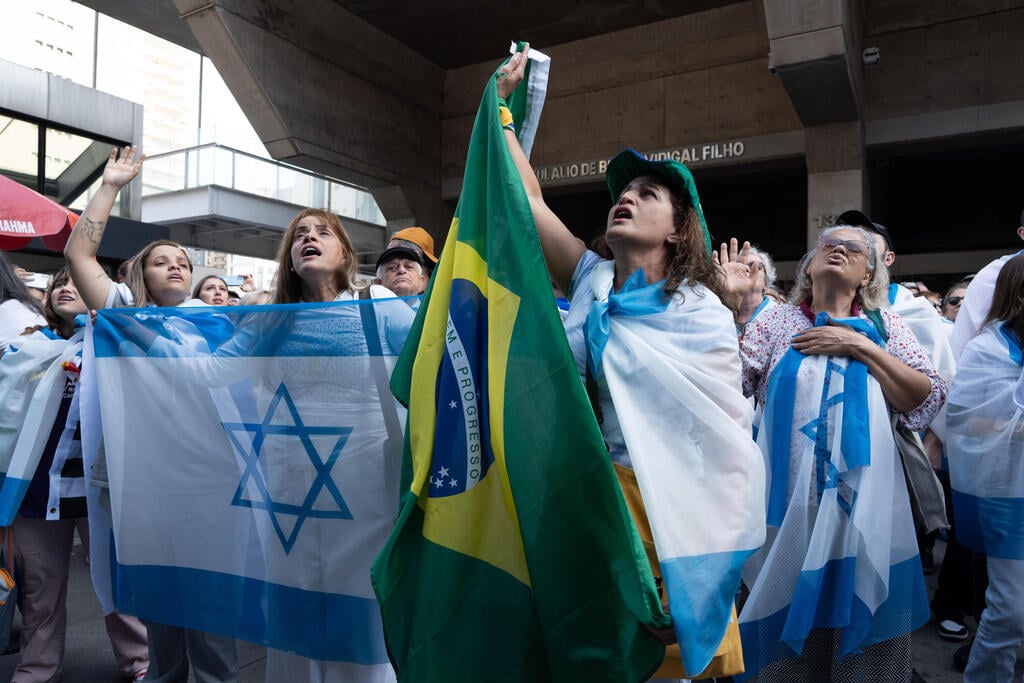 תמיכה בישראל ברחובות סאו פאולו (צילום: Paulo Lopes/ZUMA Press Wire/Reuters) תמיכה בישראל ברחובות סאו פאולו