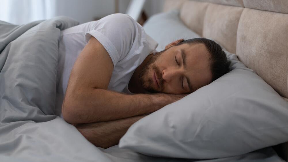 לקראת שלוש לפנות בוקר, רוב האנשים נמצאים בשלב שינה עמוק (צילום: shutterstock) שעות שינה