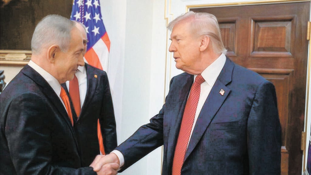 US President Donald Trump and Prime Minister Benjamin Netanyahu during their meeting at the White House (Photo: Avi Ohayon) נשיא ארצות הברית דונלד טראמפ וראש הממשלה בנימין נתניהו בפגישתם בבית הלבן