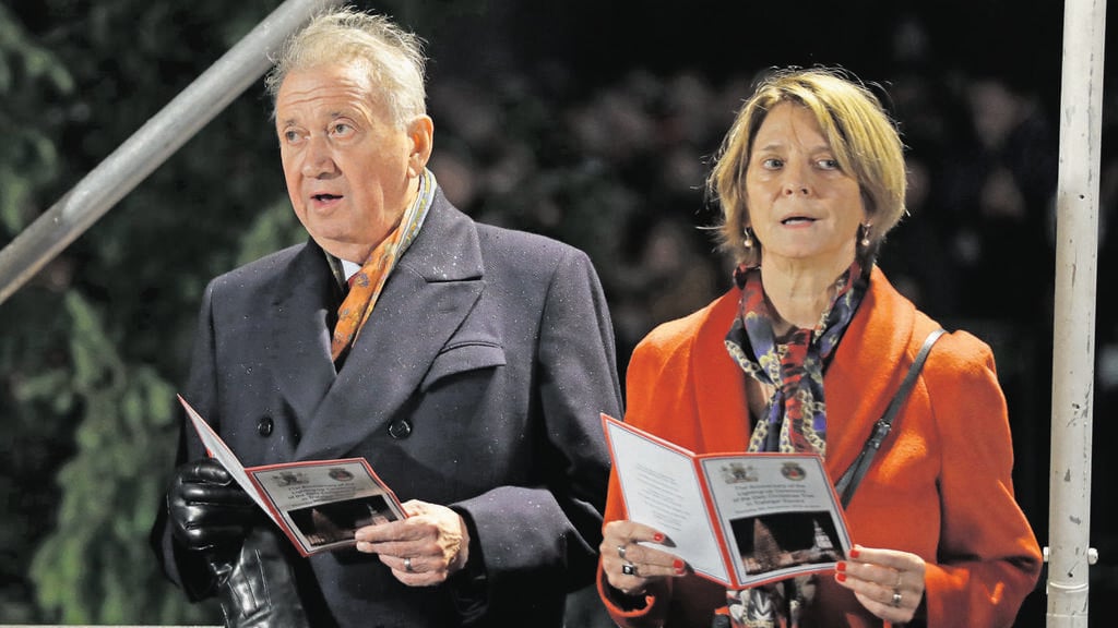 Mona Juul and Terje Rød-Larsen (Photo: Matt Dunham/AP) מונה יול וטריה לארסן