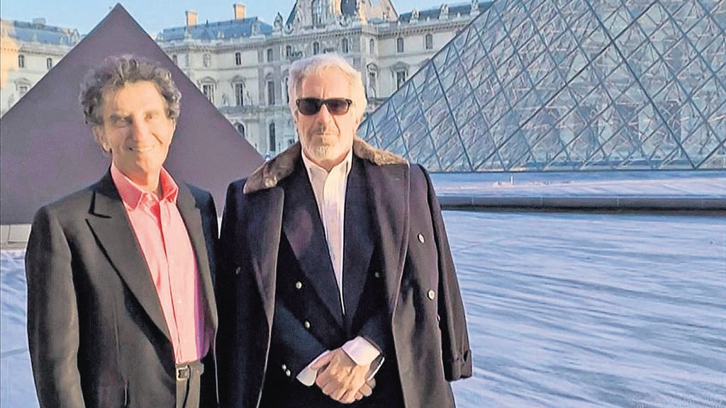 Jeffrey Epstein (right) and former minister Jack Lang (Photo: AFP) ג'פרי אפשטיין (מימין) והשר לשעבר ז'אק לאנג