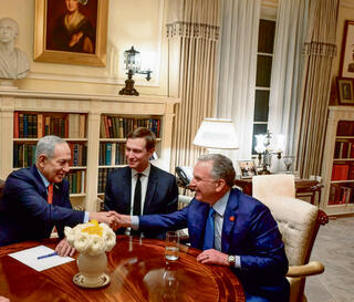 נתניהו עם וויטקוף וקושנר, הציוץ של טראמפ על ההתעקשות להמשיך במו"מ לא היה בשורה טובה | צילום: אבי אוחיון, לע"מ