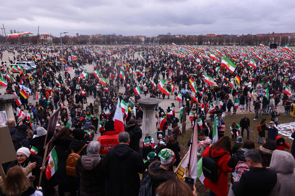הפגת תמיכה בעם האיראני במינכן, גרמניה