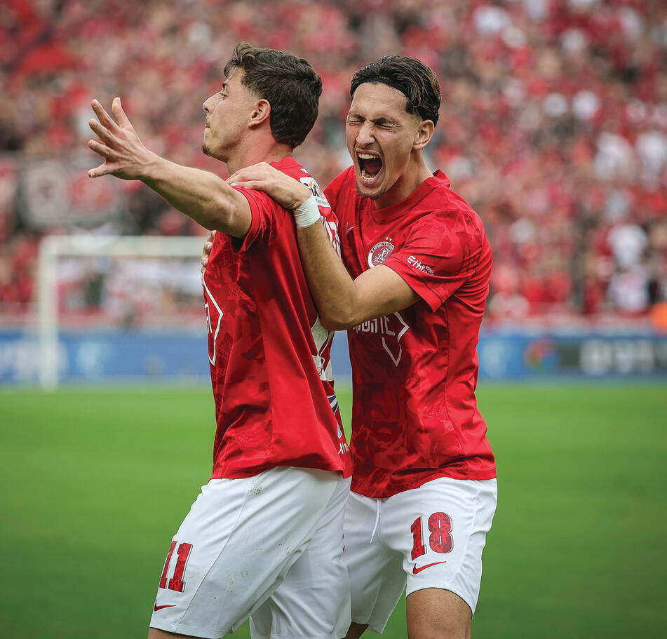 ארצ'ל חוגג עם טוריאל בבלומפילד (עוז מועלם) ארצ'ל חוגג עם טוריאל בבלומפילד