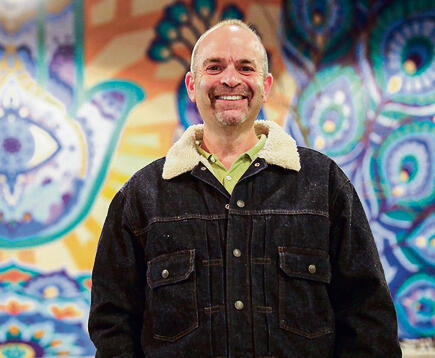 דני ברוקס. מנסה לעזור לבני הנוער