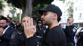 מרדכי דוד בהפגנת החרדים בבני ברק מרדכי דוד בהפגנת החרדים בבני ברק