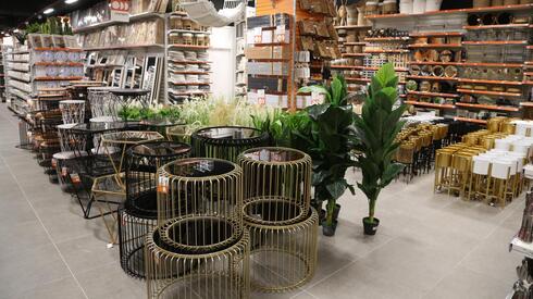 הסטוק אקספרס: פותחת תת רשת של סניפים קטנים