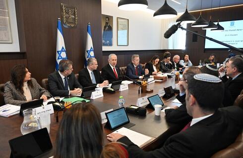 מעבר לקו הצהוב: בצה”ל בוחנים את העמקת התמרון בלבנון