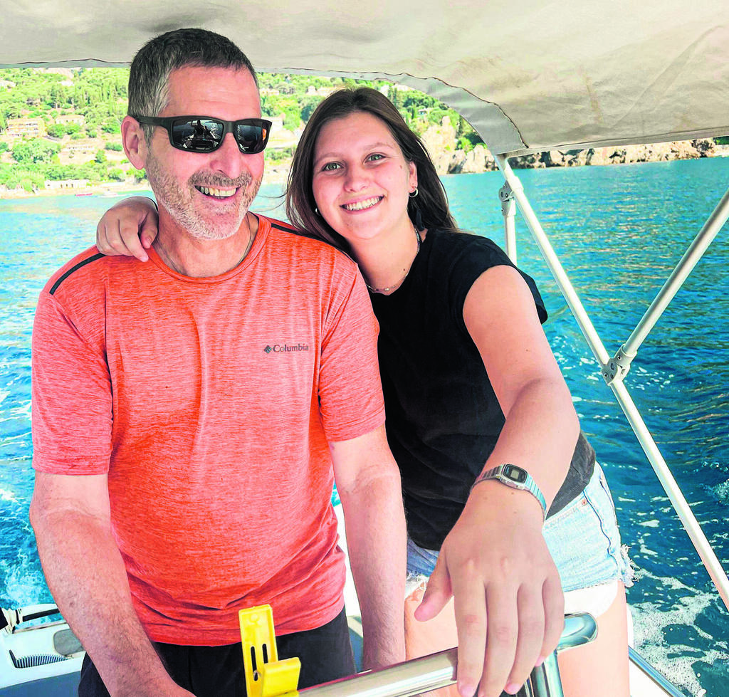 שרון קוצר ז"ל ובתו יובל (צילום: מהאלבום המשפחתי) שרון קוצר ז"ל ובתו יובל