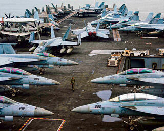 תקציב הביטחון השנתי של ארה"ב קרוב לטריליון דולר. נושאת מטוסים אמריקאית | צילום: אי־אף־פי