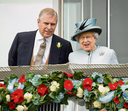 הבן החביב עליה. המלכה המנוחה ואנדרו