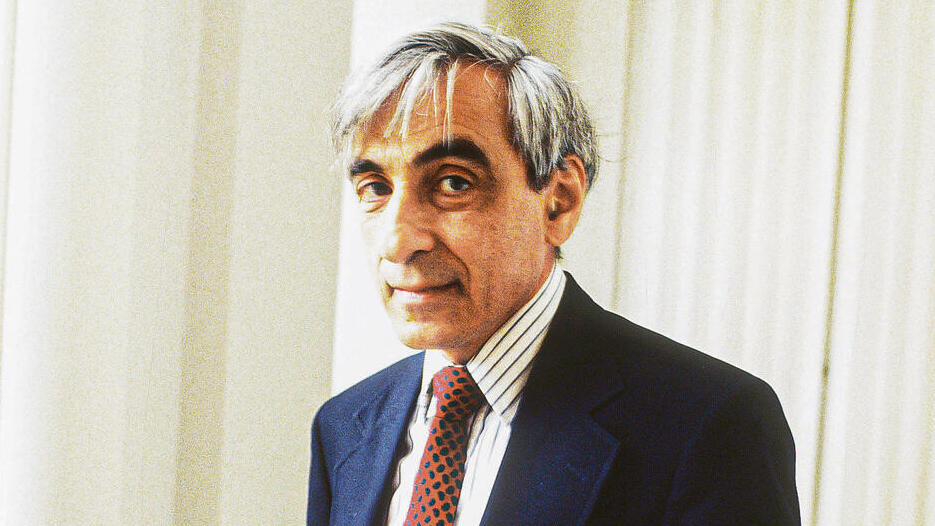 המבקר החברתי צריך להיות מחויב לחברה שלו. מייקל וולצר | צילום: Getty Images (Leonardo Cendamo, Leonardo Cendamo) המבקר החברתי צריך להיות מחויב לחברה שלו. מייקל וולצר | צילום: Getty Images