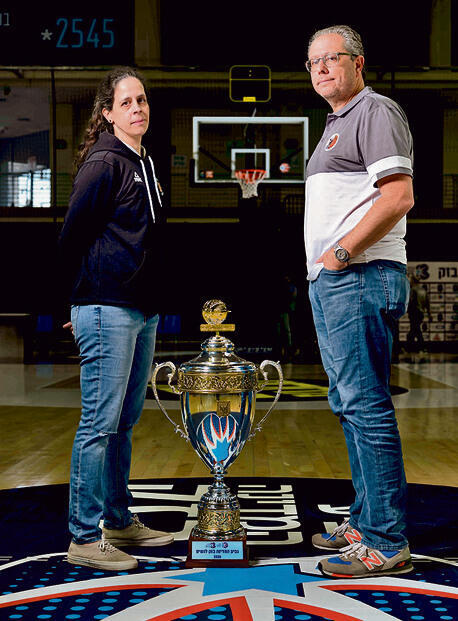 מי לוקח? ענבר, קולודני והגביע